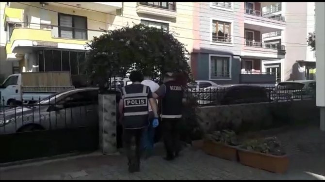Balıkesir merkezli FETÖ operasyonunda 21 eski polis yakalanandı