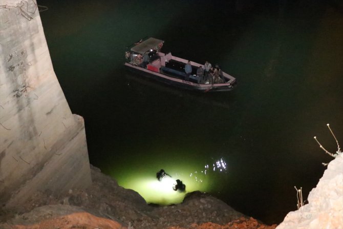 Kamyonetin nehre düştüğü kazada ölü sayısı 5'e çıktı