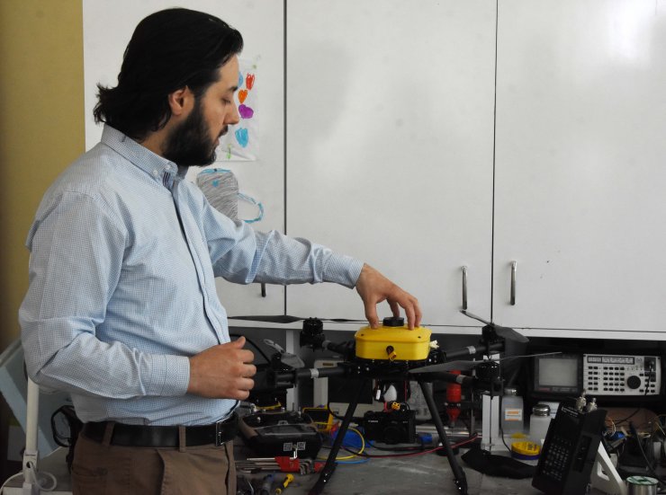 Üniversite, 3 kilo yük taşıyabilen insansız hava aracı 'multicopter' üretti