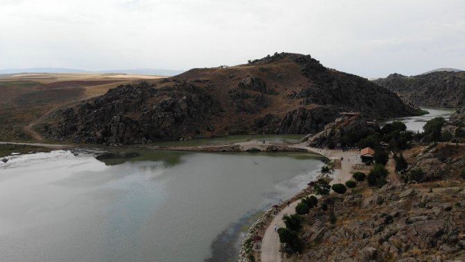 Selçuklu mimarisi Çeşnigir’e ziyaretçi akını