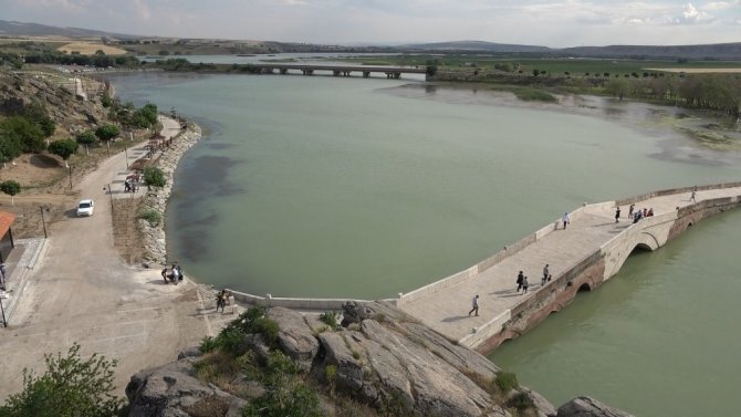 Selçuklu mimarisi Çeşnigir’e ziyaretçi akını