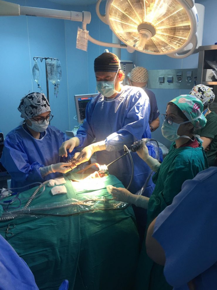 Türkiye'de çocuklarda ilk izsiz tiroit ameliyatı