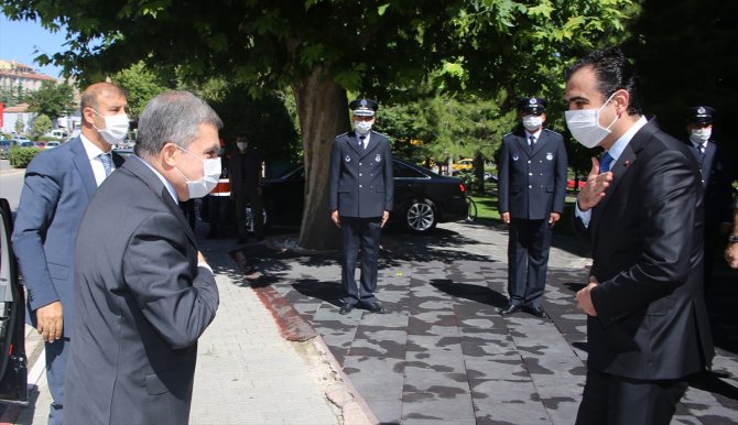 Karaman Valisi Işık, Belediye Başkanı Kalaycı'yı ziyaret etti
