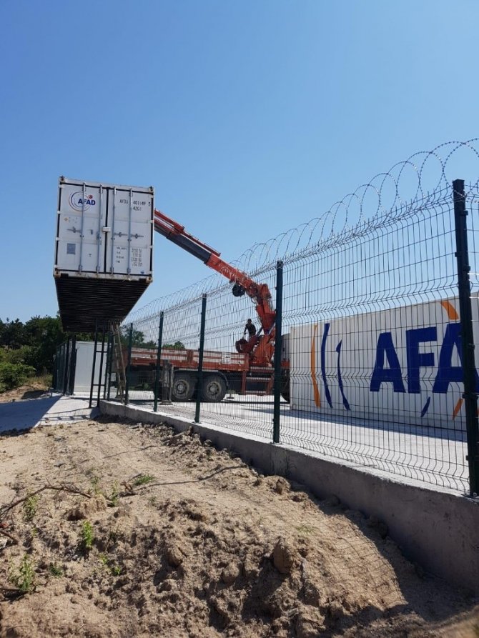 10 adet konteyner ile AFAD Edirne cep deposu hazır