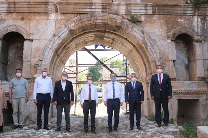 2000 yıllık tarihi İstanbul Kapı eski ihtişamına kavuşuyor