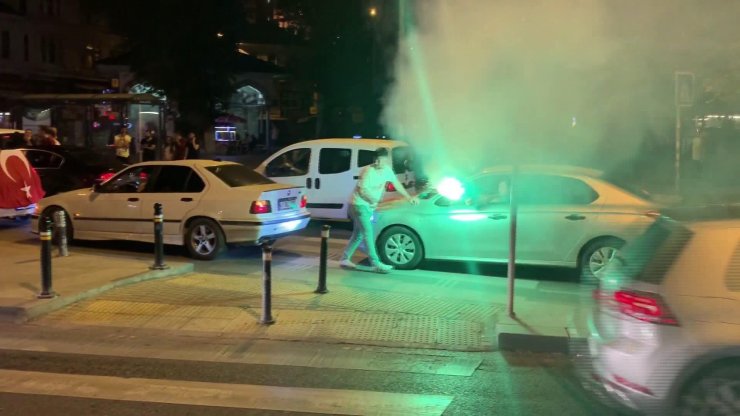 İstanbul'da yine  silahlı, meşaleli, sosyal mesafesiz asker uğurlaması