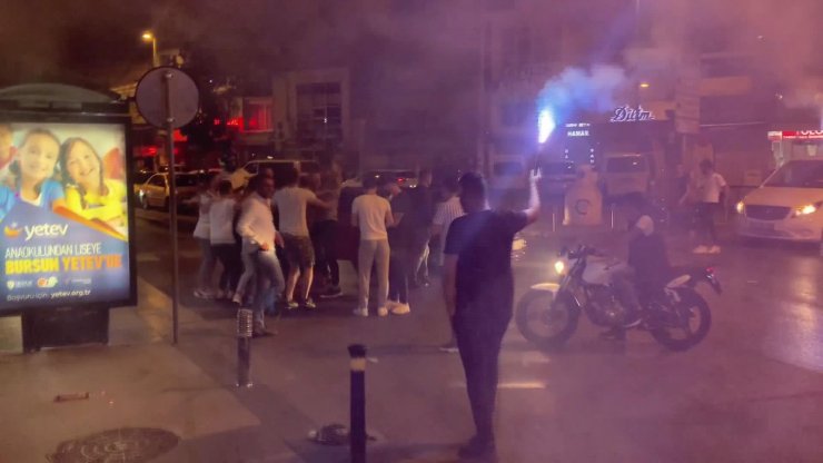 İstanbul'da yine  silahlı, meşaleli, sosyal mesafesiz asker uğurlaması