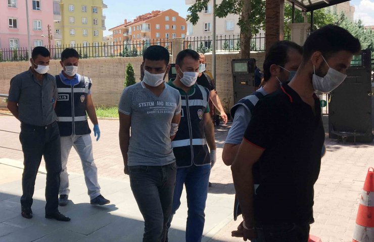 Konya'da 80 yaşındaki kadını FETÖ yalanıyla dolandıran 4 şüpheli Şanlıurfa'da yakalandı