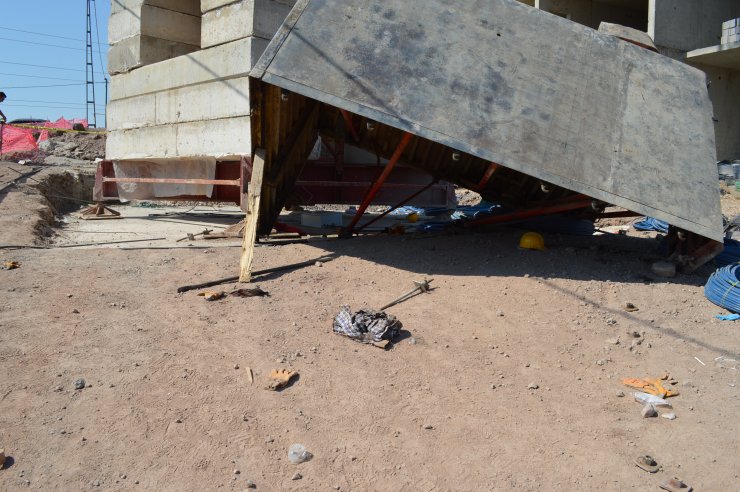 Elazığ'da, inşaat iskelesi çöktü: 5 işçi yaralı