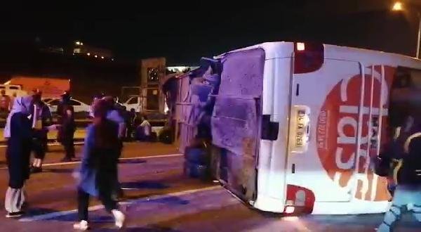 Gebze’de yolcu otobüsü devrildi: 1 ölü, 14 yaralı