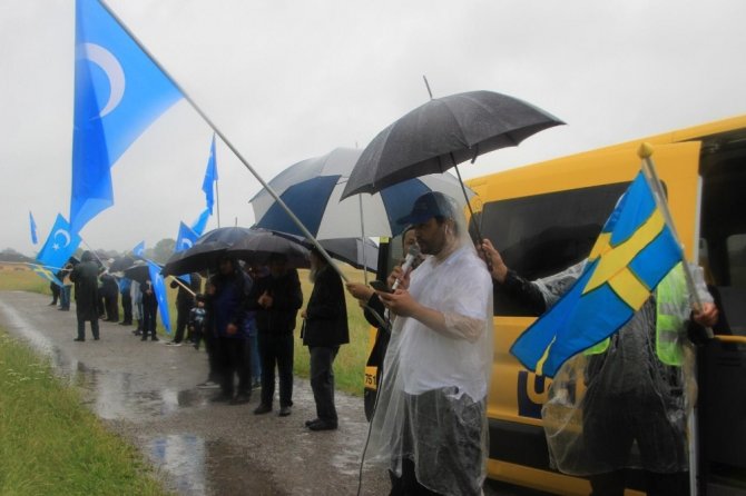 İsveç’te Uygur Türkleri Çin’i protesto etti
