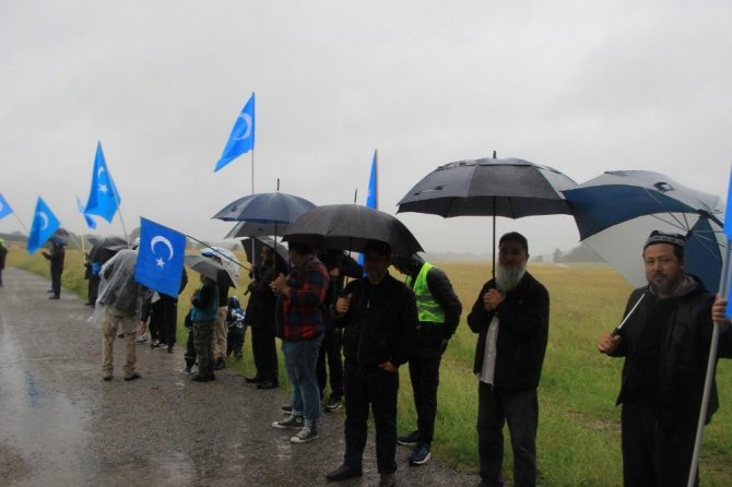İsveç’te Uygur Türkleri Çin’i protesto etti
