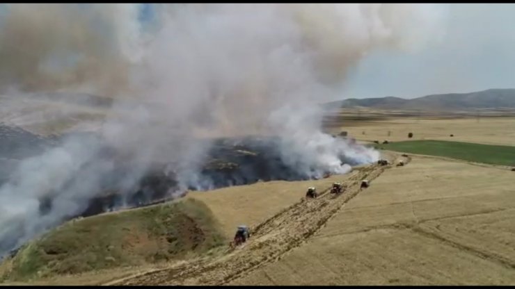Kırşehir’de 500 dönüm buğday ve arpa ekili tarla kül oldu