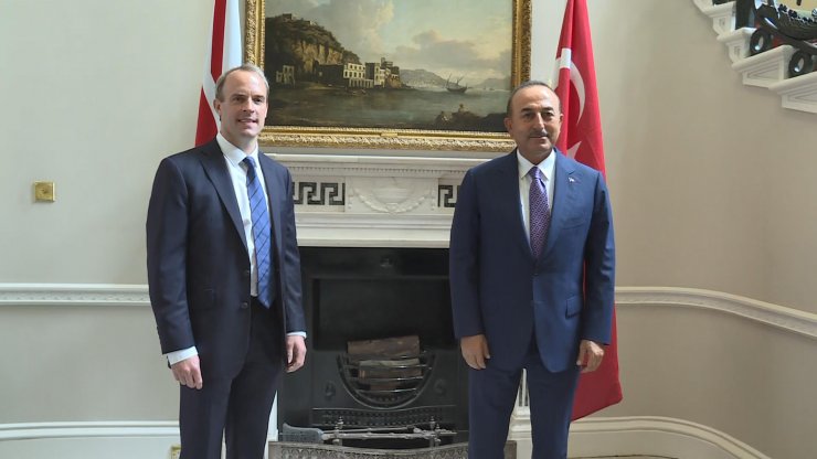 Çavuşoğlu, İngiltere Dışişleri Bakanı Dominic Raab ile görüştü