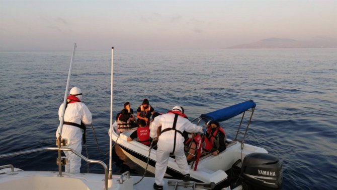 Fiber teknede 11 düzensiz göçmen kurtarıldı