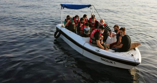 Fiber teknede 11 düzensiz göçmen kurtarıldı