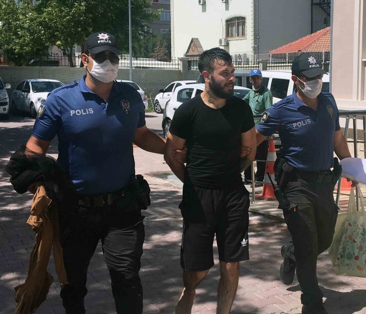 Konya'da 550 bin TL çalan hırsızlar, kadın kıyafetiyle kaçmaya çalışırken yakalandı