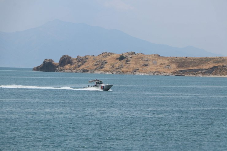 Van Gölü'nde 11 gün önce batan teknenin yeri tespit edildi