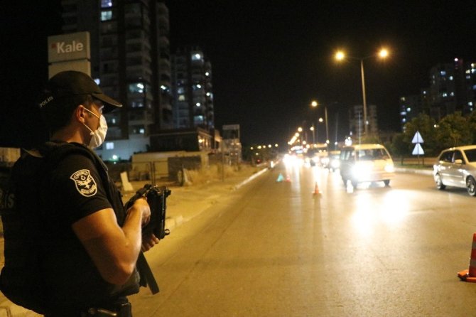 Mersin’de 543 polisin katılımıyla "huzur" uygulaması