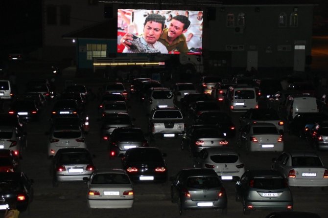 Nasreddin Hoca Şenliğinde arabalı sinema etkinliğine yoğun ilgi