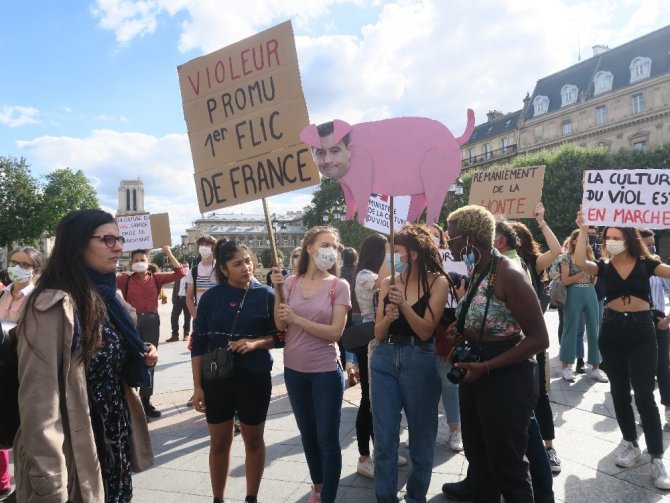 Fransa’da yeni İçişleri Bakanı ve Adalet Bakanı protesto edildi