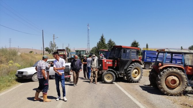 Konya'da kamulaştırma istemeyen mahalleliler yol kapatma eylemi yaptı