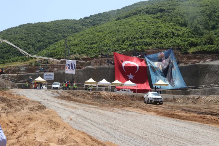 Bakan Karaismailoğlu, Bitlis ve Tatvan’da projeleri inceledi