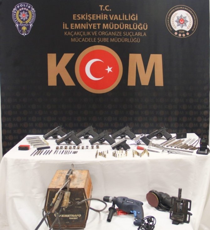 Eskişehir’de silah kaçakçılığı operasyonu: 2 gözaltı