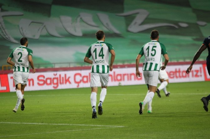 Süper Lig: Konyaspor: 0 - M.Başakşehir: 1 (Maç devam ediyor)