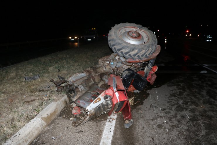 Traktör ile otomobil çarpıştı: 1 ölü