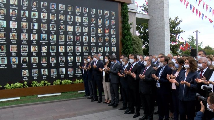İBB önünde 15 Temmuz şehitleri için anma töreni düzenlendi
