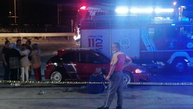 Kocaeli'de tır ile otomobil çarpıştı: 2 ölü, 1 yaralı