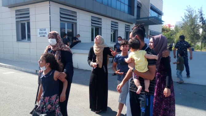Suriyeli gencin cenazesini ailesi salavatlarla aldı