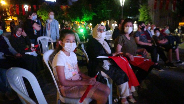 Silivri'de 15 Temmuz'un yıl dönümünde demokrasi nöbeti tuttular 