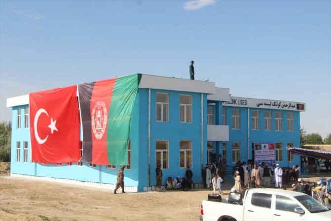 Hayırsever Türk doktorun Afganistan'da yaptırdığı okul hizmete açıldı