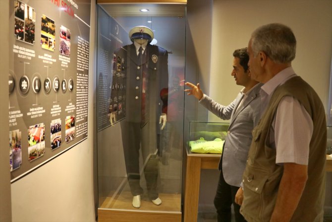 Şehit babasından oğlunun hatıralarının sergilendiği müzeye duygusal ziyaret