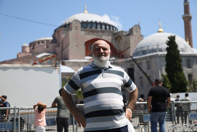 Türkiye'nin dört bir tarafından Ayasofya Camisi'nde namaz kılmak için geldiler