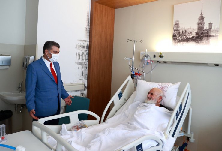 Sağlık Bakanı Koca'dan hastane ziyareti 