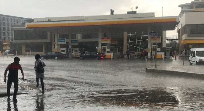 Konya'yı sağanak yağış vurdu