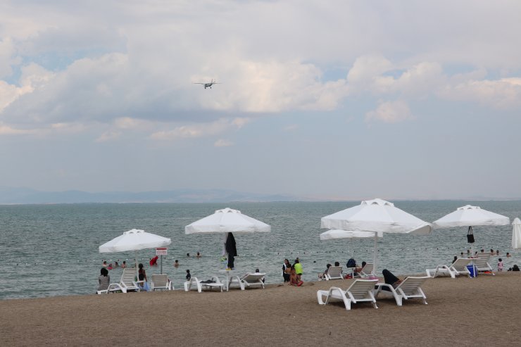 Beyşehir Gölü'nde plaj keyfi
