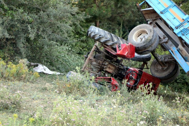 Çocuk sürücünün kullandığı traktör şarampole devrildi: 1 ölü, 1 yaralı