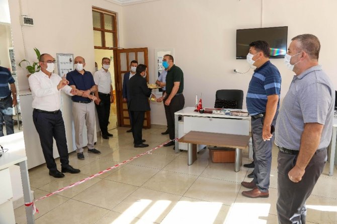 Başkan Kavuş, belediye personeliyle bayramlaştı