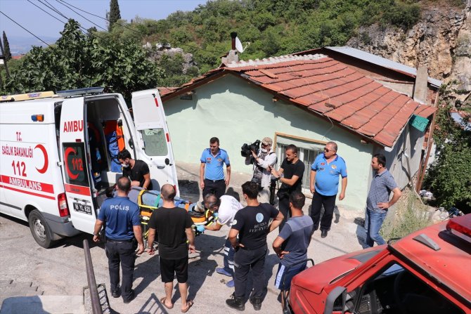 Bursa'da kayalıklardan düşen kişi yaralandı