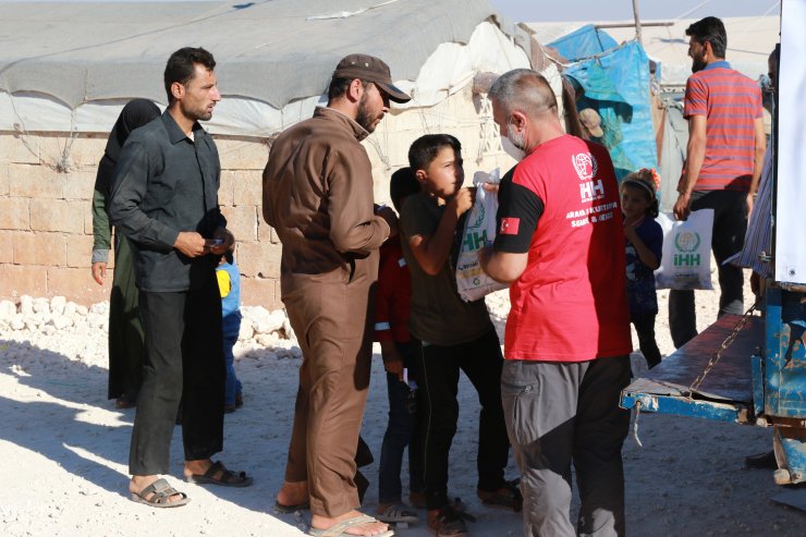 İHH, Suriyeli siviller için 8 bin 234 hisse kurban kesti