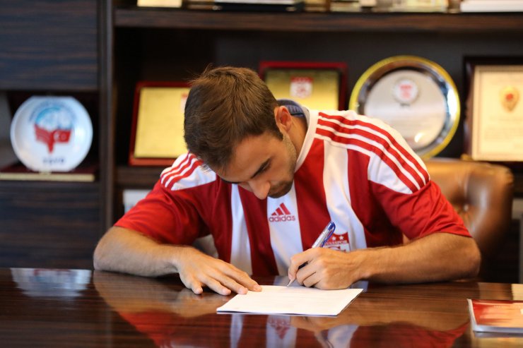 Sivasspor, Jorge Felix ile 2 yıllık sözleşme imzaladı