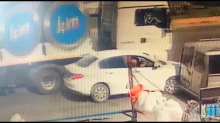 Trafik magandaları kaza sonrası süt tankeri sürücüsünü tekme tokat dövdü