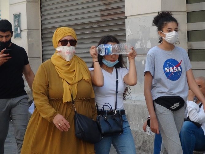 Taksim’de maske unutuldu