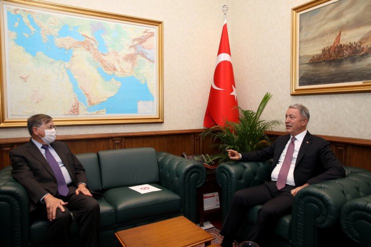 Bakan Akar,  ABD Ankara Büyükelçisi Satterfiel'di kabul etti