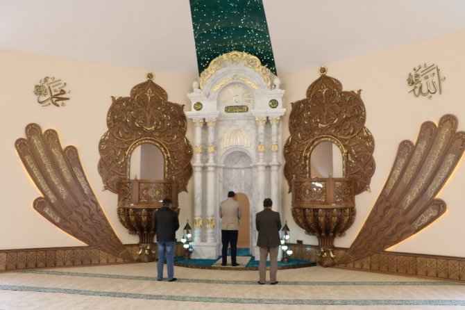 Türkiye’nin ilk ay yıldızlı camisi yarın açılıyor
