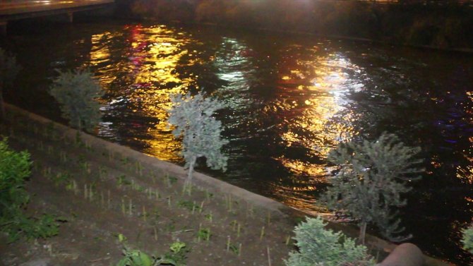 Adana'da sulama kanalına düşen çocuk kurtarıldı